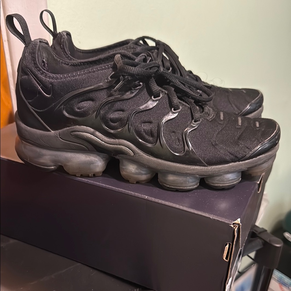 Nike Air VaporMax Plus Triple Black Sneakers